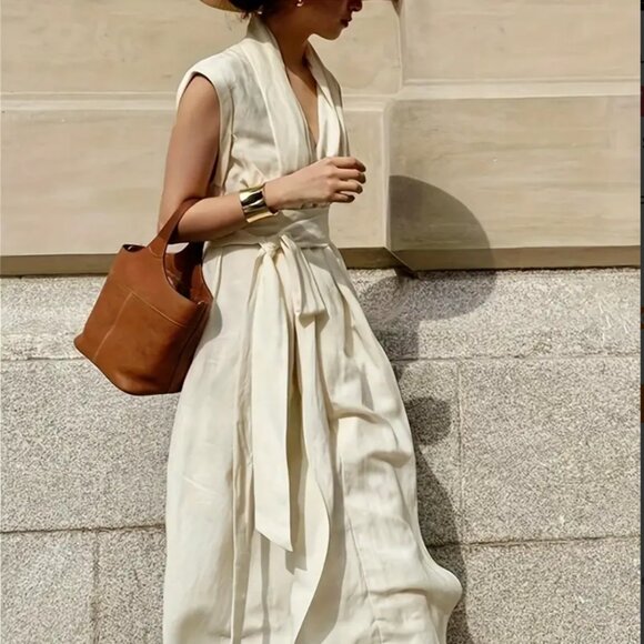 Ivory Sleeveless Maxi Dress - Picture 6 of 9